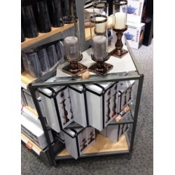 DISPLAY FOR ISENKRAMMERARTIKLER