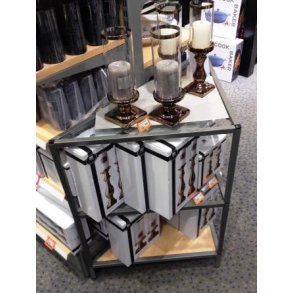 DISPLAY FOR ISENKRAMMERARTIKLER